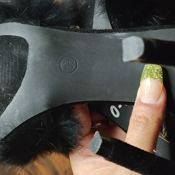 Cape Robin Fluffy Black Heels - Picture 6 of 6